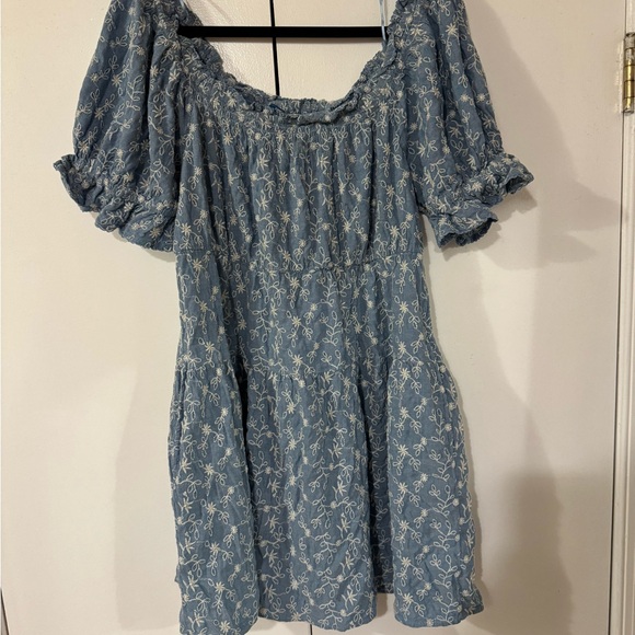 Old navy, L, cotton dress, w/ pockets, only worn once, excellent condition. - Picture 4 of 5